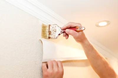 Pose de papier peint à Courtagnon — revêtements muraux et toiles de verre